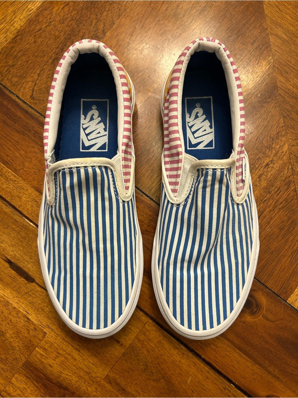 Vans Classic Slip-On Multicolor Stripe Sneakers Women’s 6
